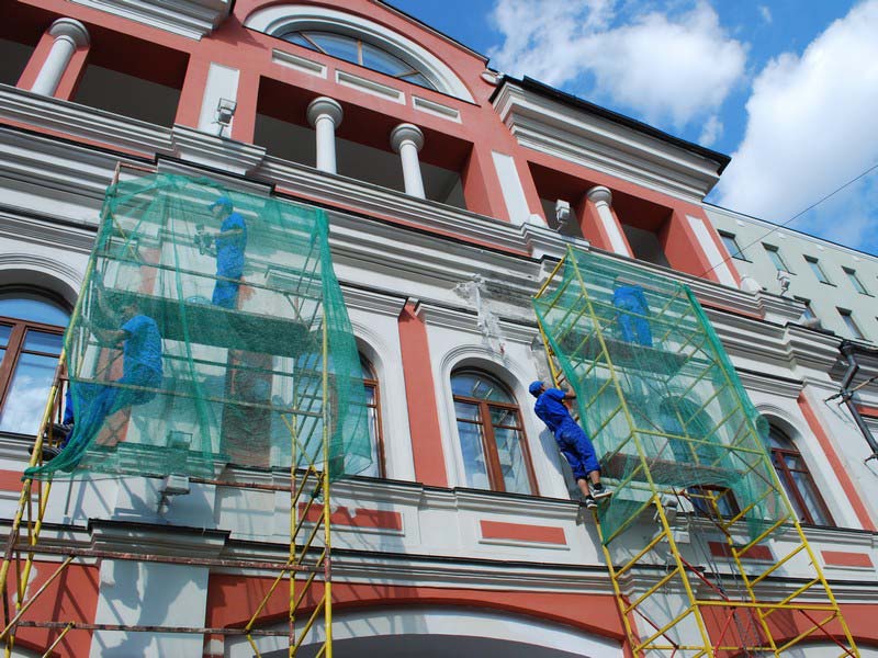 Косметический ремонт фасада здания Банка Москвы